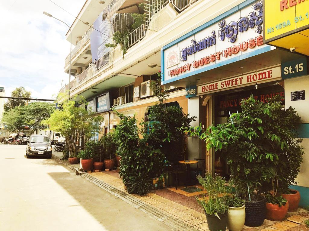 Fancy Guesthouse Phnom Penh Extérieur photo