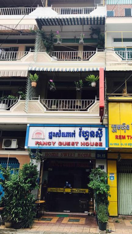 Fancy Guesthouse Phnom Penh Extérieur photo