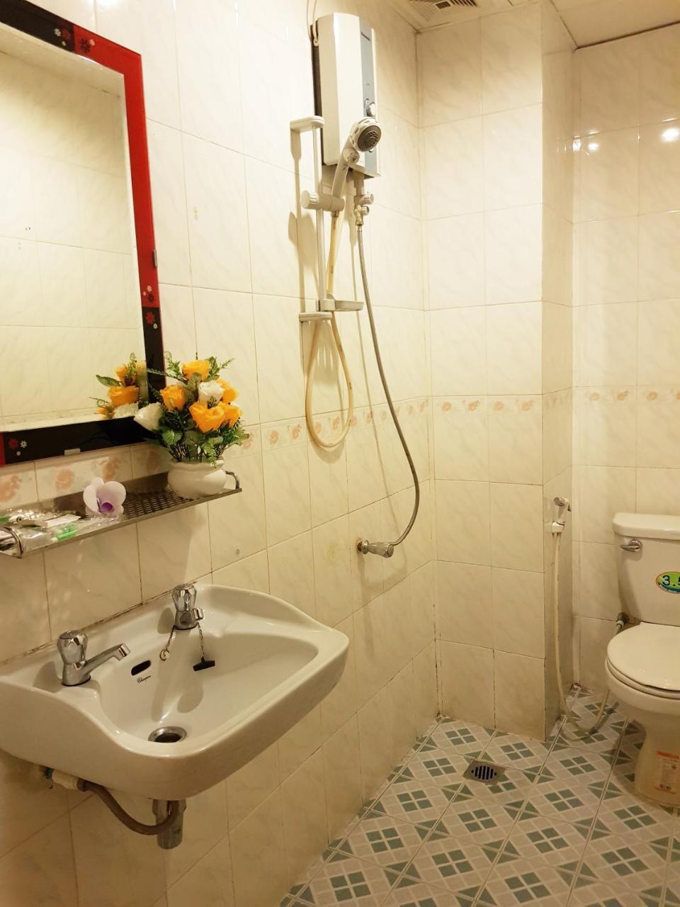 Fancy Guesthouse Phnom Penh Extérieur photo